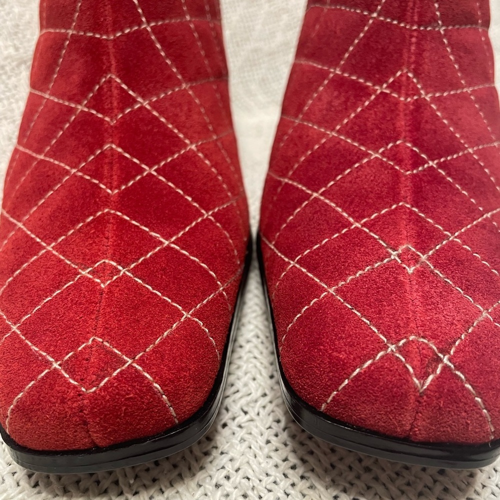 WHITE MOUNTAIN WOMEN’S RED SUEDE ANKLE BOOTIES SIZE 6